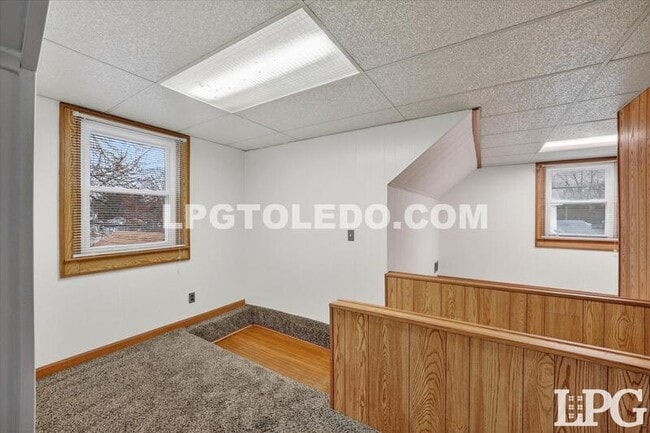 Building Photo - 667 Caswell Ave