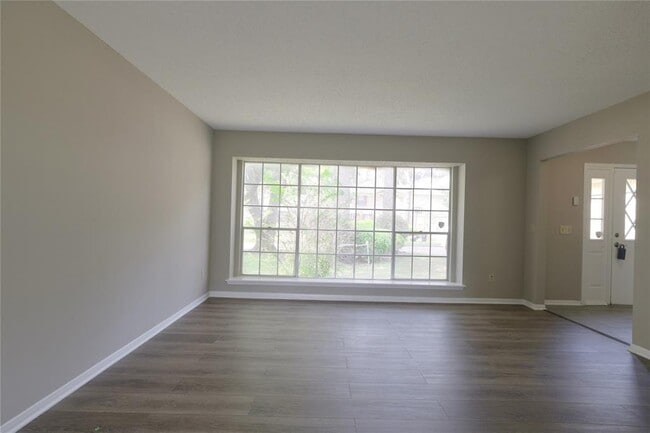 Building Photo - 15918 Pinyon Creek Dr