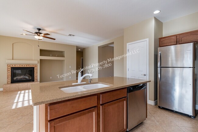 Building Photo - 799 West Camino Tunera