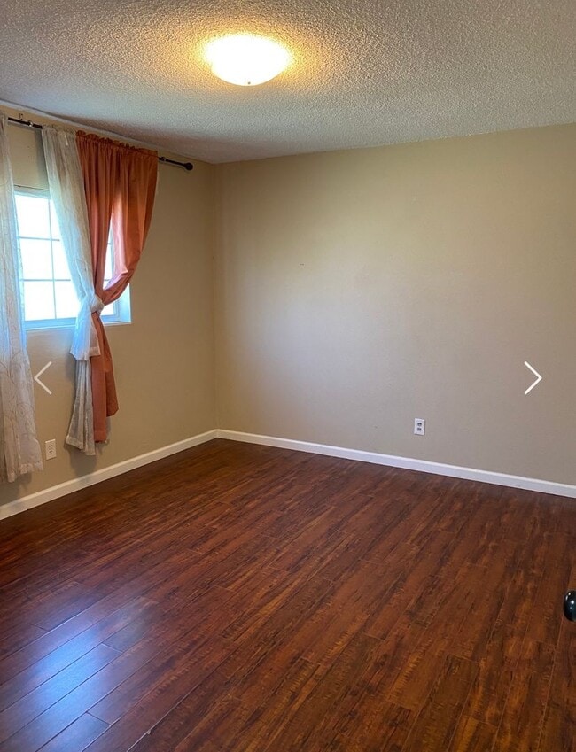 Building Photo - Single story 2 bed, 1 bath home with patio!