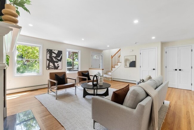 Building Photo - 29 Cottage St