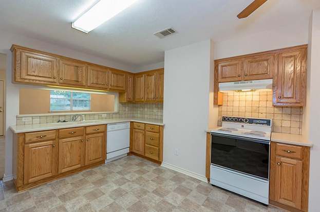 Building Photo - 203 Pine Valley