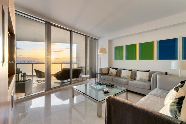 Building Photo - 17121 Collins Ave