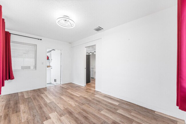 Building Photo - 4780 NE 8th Terrace