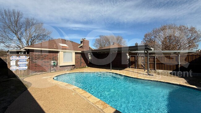 Building Photo - 2536 Beau Dr
