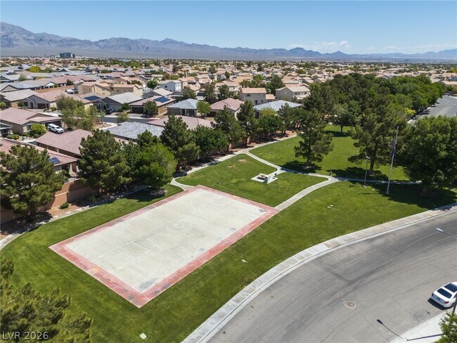 Building Photo - 6042 Highland Gardens Dr