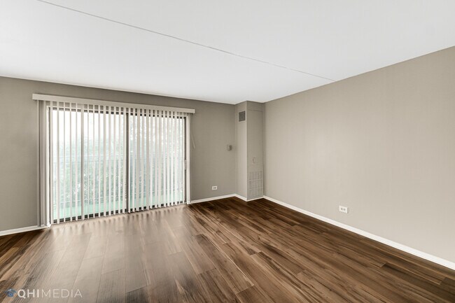 Building Photo - 6340 Americana Dr