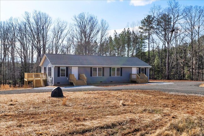 Building Photo - The Home You’ve Been Searching For! *Utilities with a rental premium.*