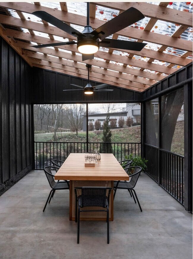 Building Photo - 8442 E McNelly Rd