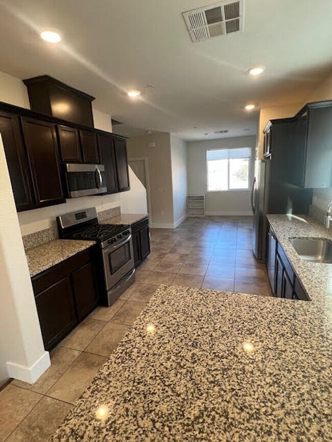 Building Photo - 3056 Sterling Ridge Cir