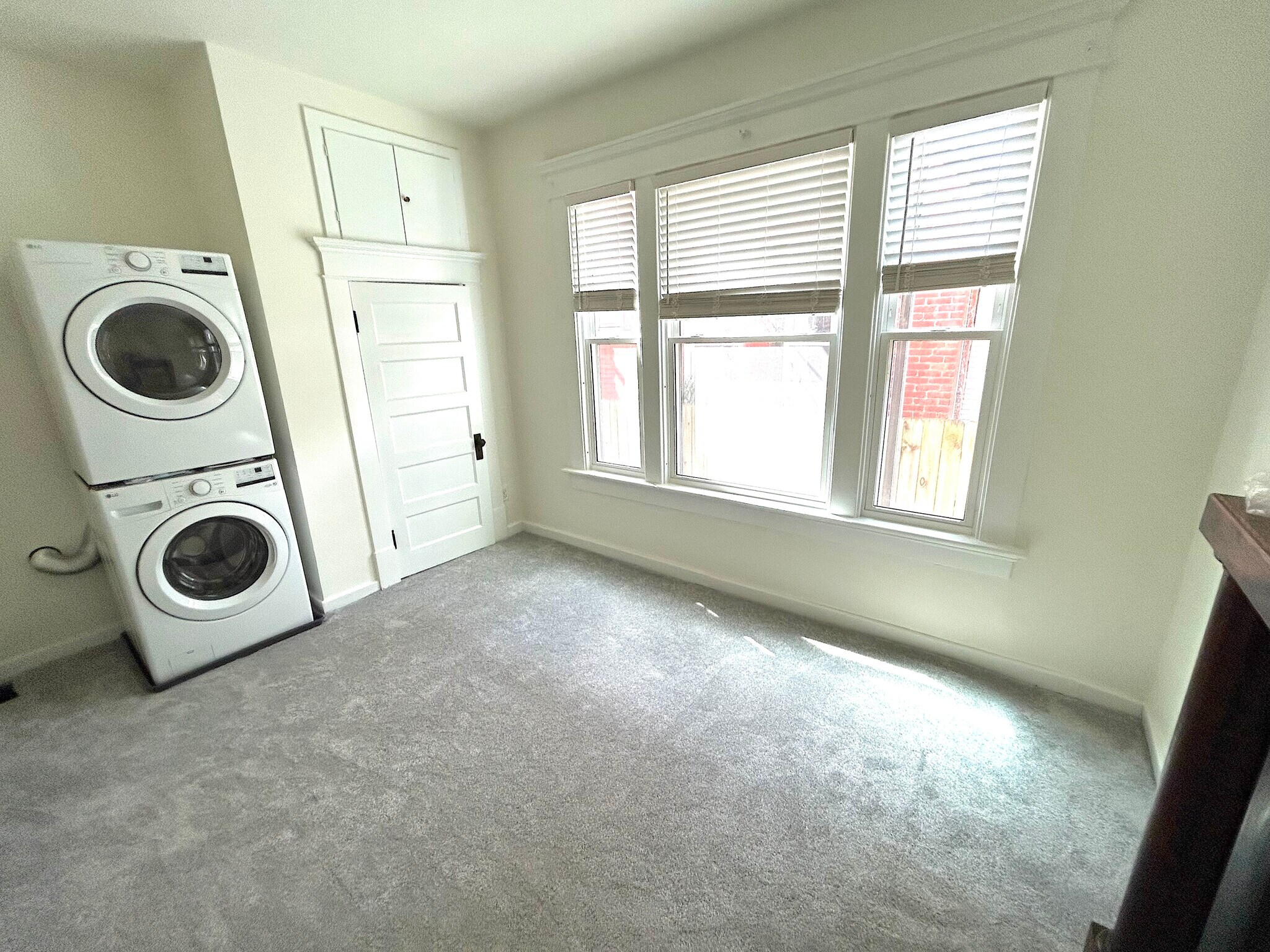 Building Photo - 437 Stoddart Ave