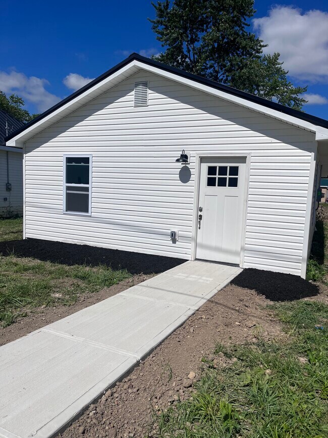 Building Photo - 14098 1st St