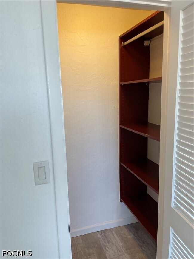 Building Photo - 4906 Victoria Dr