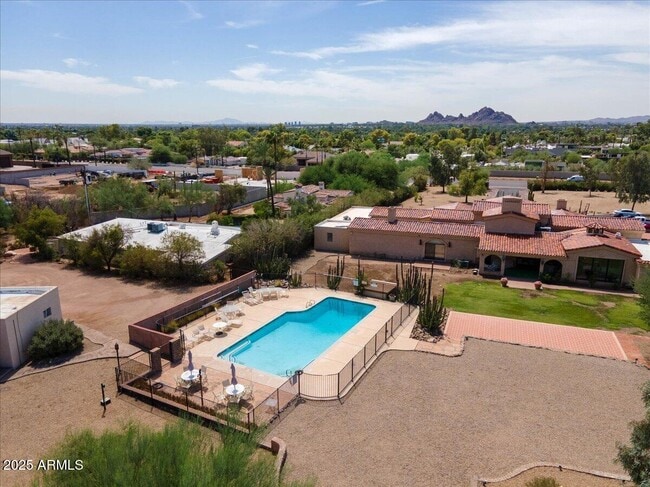 Building Photo - 5702 E Camelback Rd