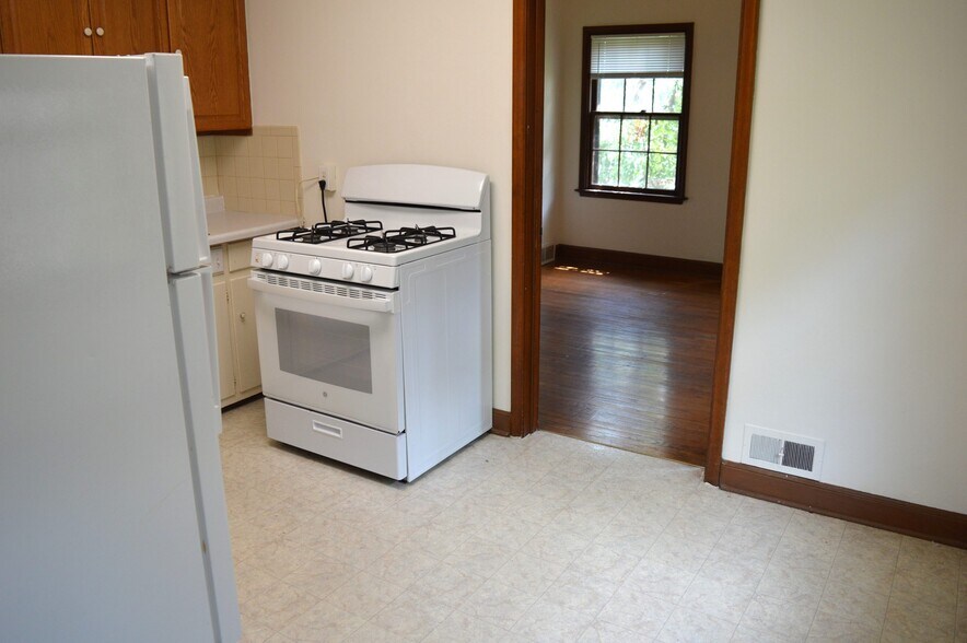 Building Photo - 821 Jenifer St