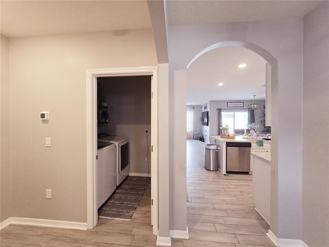 Building Photo - 3180 Royal Tern Dr