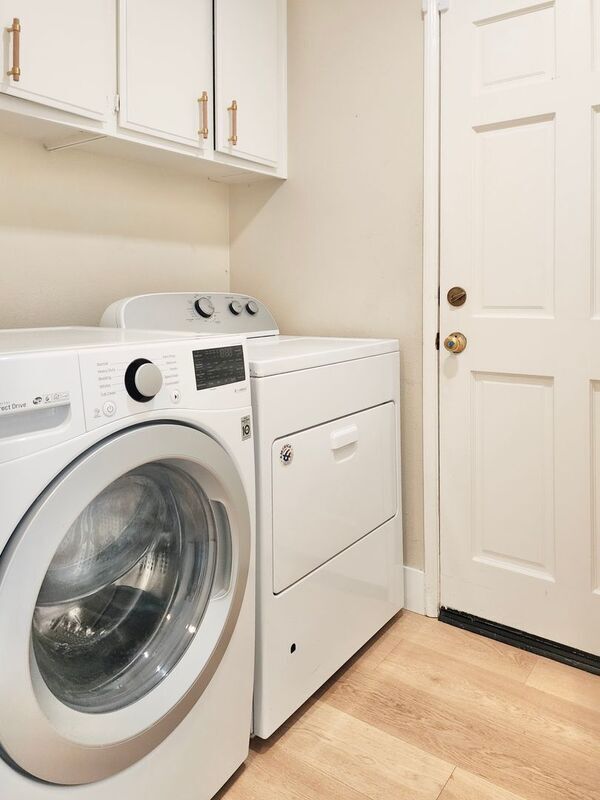 Building Photo - 8118 E Peacock Ln