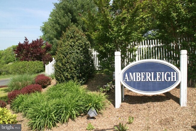 Building Photo - 6453 Linleigh Way