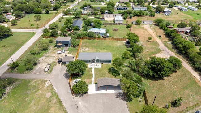 Building Photo - 201 Greenfield Rd