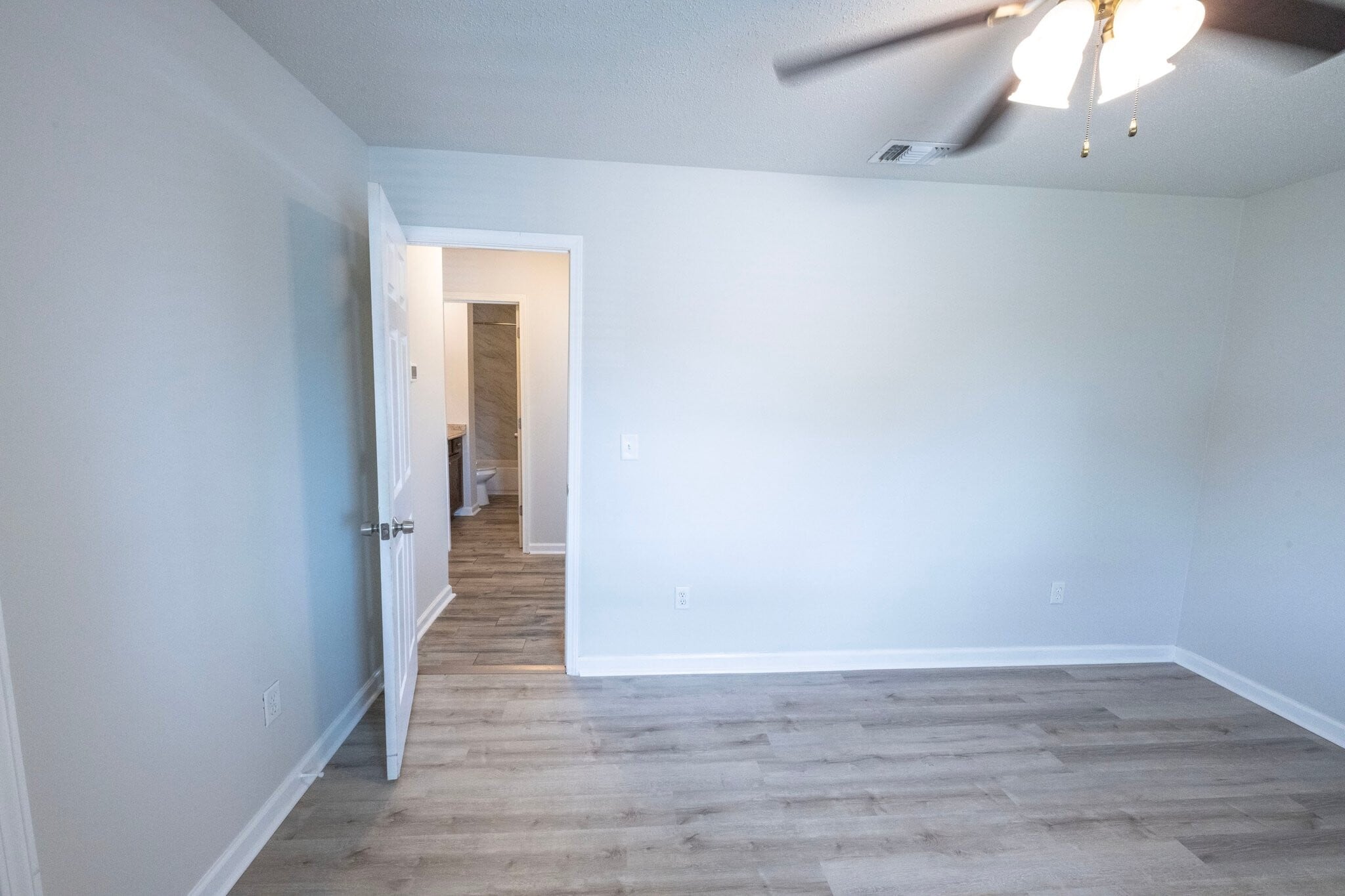 Building Photo - 2922 Ormond Ave