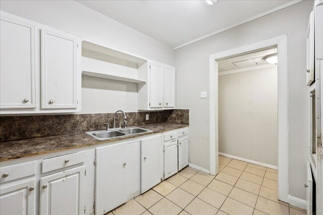 Building Photo - 4020 Ector Ave