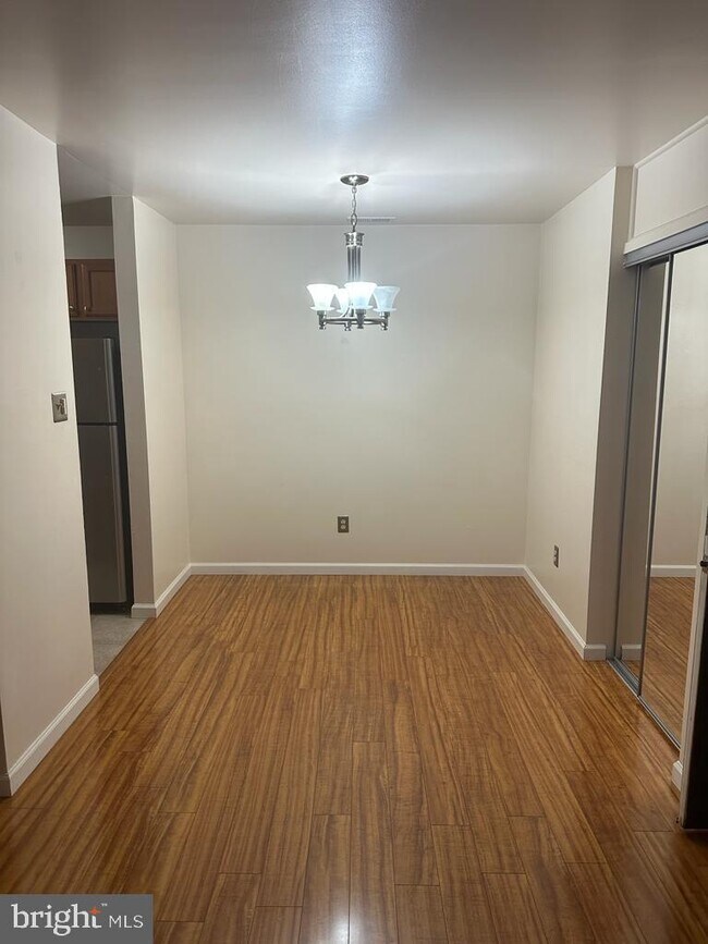 Building Photo - 113 The Woods