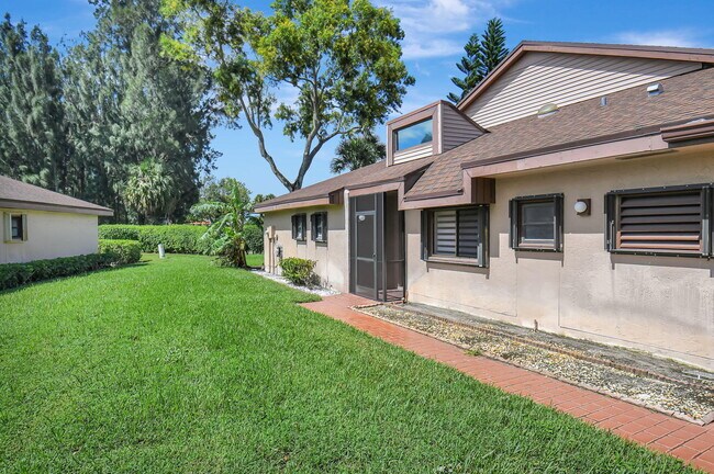 Building Photo - 4705 Fountains Dr S