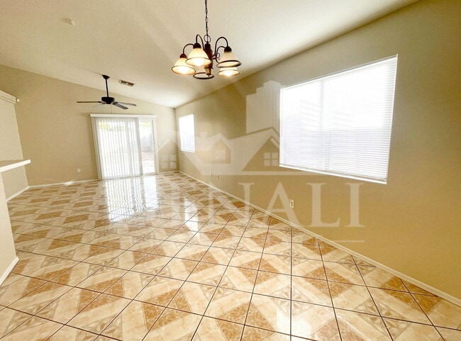 Building Photo - 8930 W Catalina Dr
