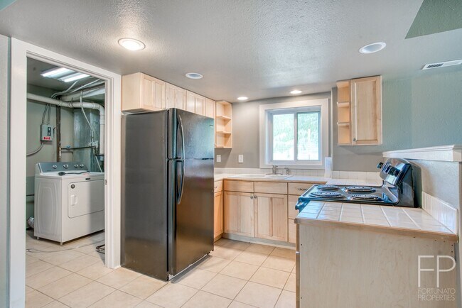 Building Photo - 1194 Co Rd 6