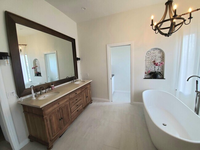 Building Photo - 10021 Resmar Ct
