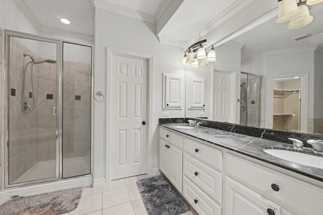 Building Photo - 4327 Lake Walk Ct