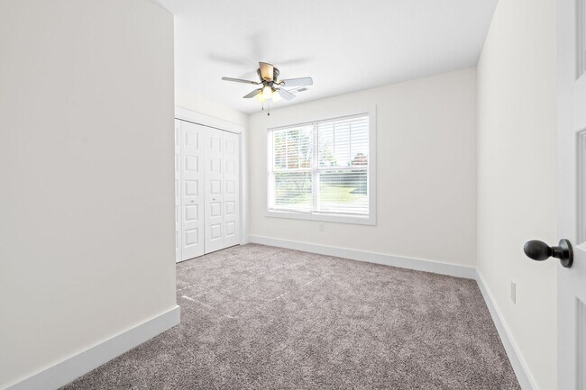 Building Photo - Pet Friendly Three Bedroom!