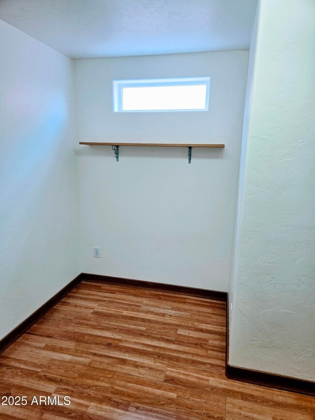 Building Photo - 383 S Taylors Trail