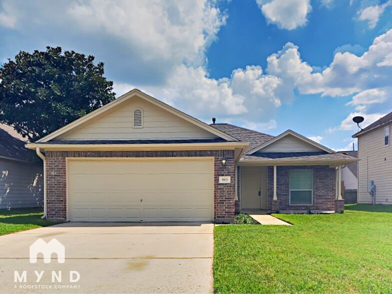 Primary Photo - 983 Oak Lynn Dr