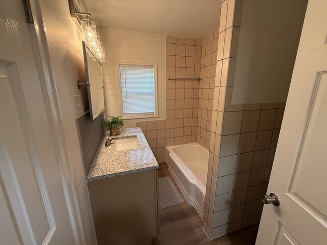 Building Photo - 3739 Rhea Ave