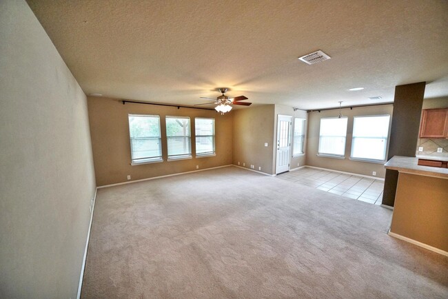 Building Photo - Charming 3-Bedroom Home in Schertz - Great...