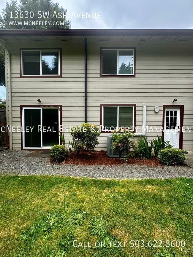 Building Photo - 13630 SW Ash Ave