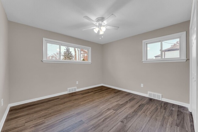 Building Photo - 6775 Middlebrook Blvd