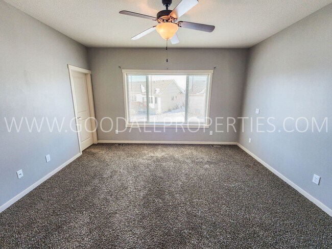 Building Photo - Beautiful 3 Bedroom 2.5 Bath walkout ranch in Ankeny