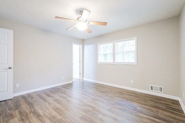 Building Photo - 1027 Mandalay Ct SW