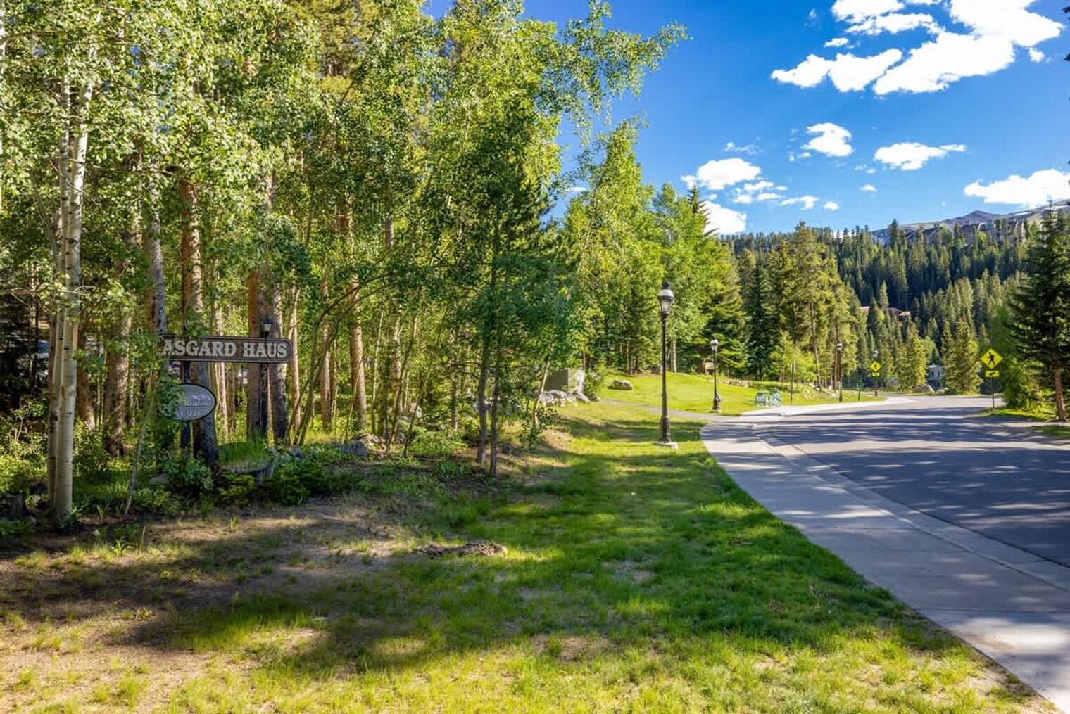 Building Photo - 246 Broken Lance Dr