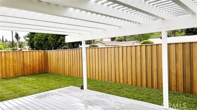 Building Photo - 6221 Glide Ave