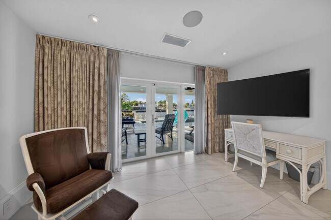 Building Photo - 3109 NE 42nd Ct