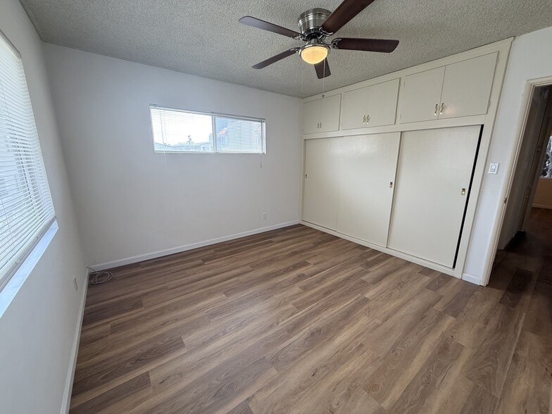 Building Photo - 330 E Fairview Ave