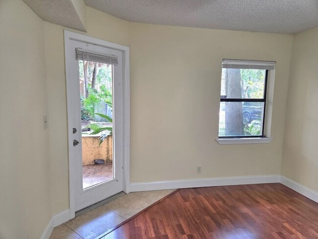 Building Photo - Upgraded 2BR/2BA – Gated Community, Great Amenities!