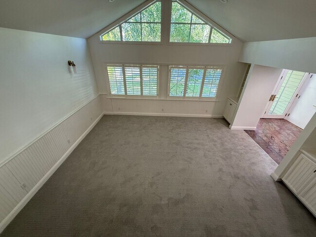 Building Photo - ? Elegant & Expansive Redwood City Home – ...