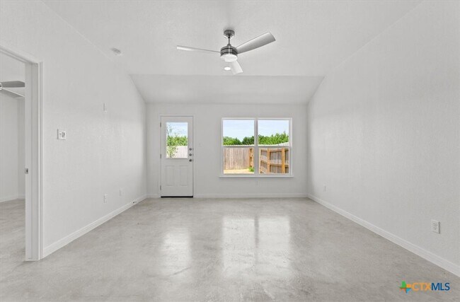 Building Photo - 911 Sevenleaf Ln
