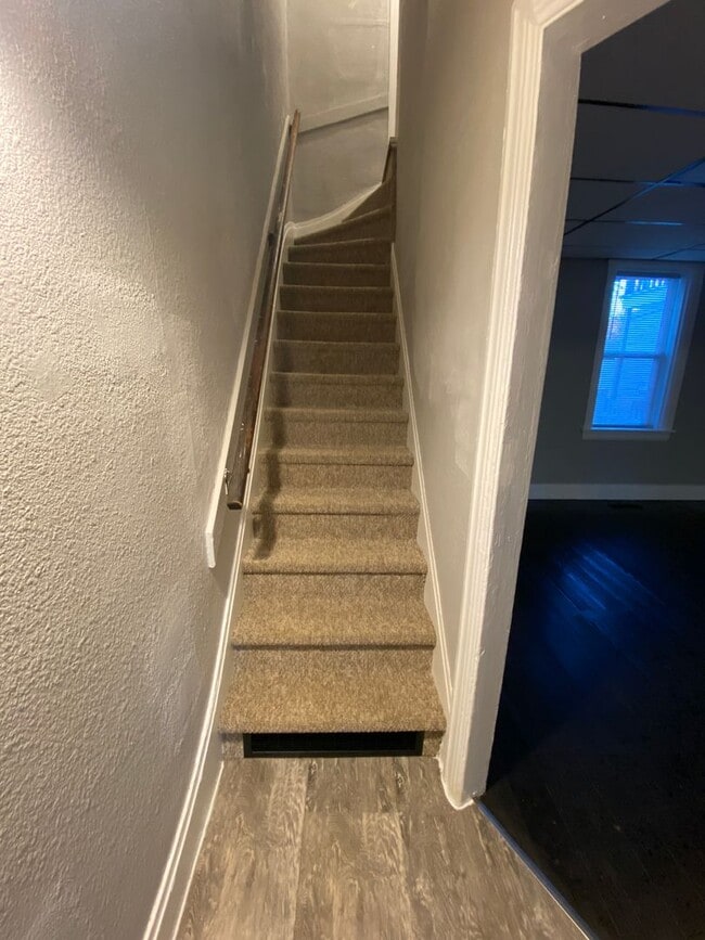 Building Photo - 3 Bdrm, 1.5 Bath