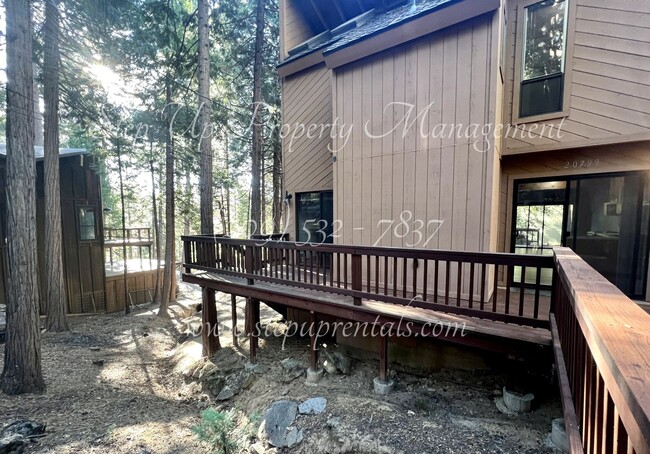 Building Photo - Cozy All Electric, 2 Bedroom, 2 Full Bathr...