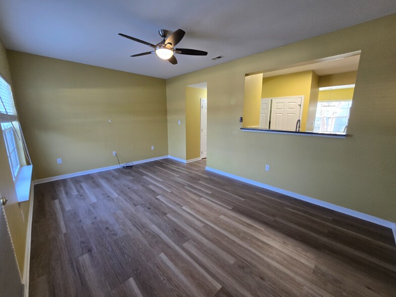 Building Photo - 4612 Milfax Rd